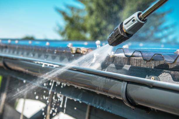 Why Choose Our Certified Pressure Washing Experts for Your Project Needs in Lindsay, CA?